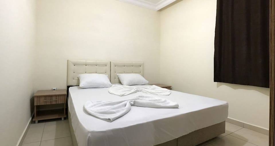 Standard Double or Twin Room | Desk, rollaway beds, WiFi