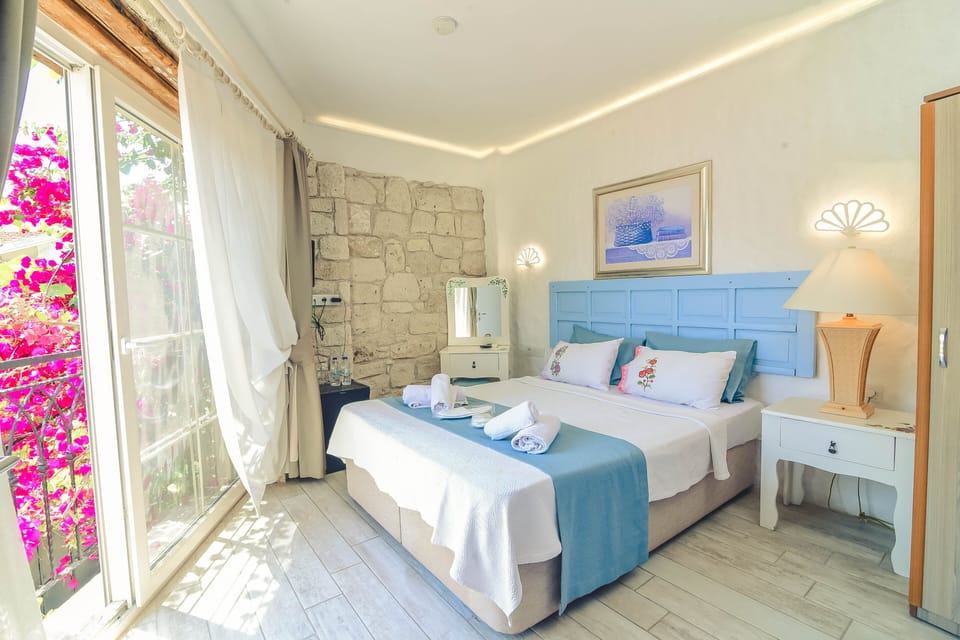 Deluxe Double Room | Premium bedding, minibar, desk, blackout drapes