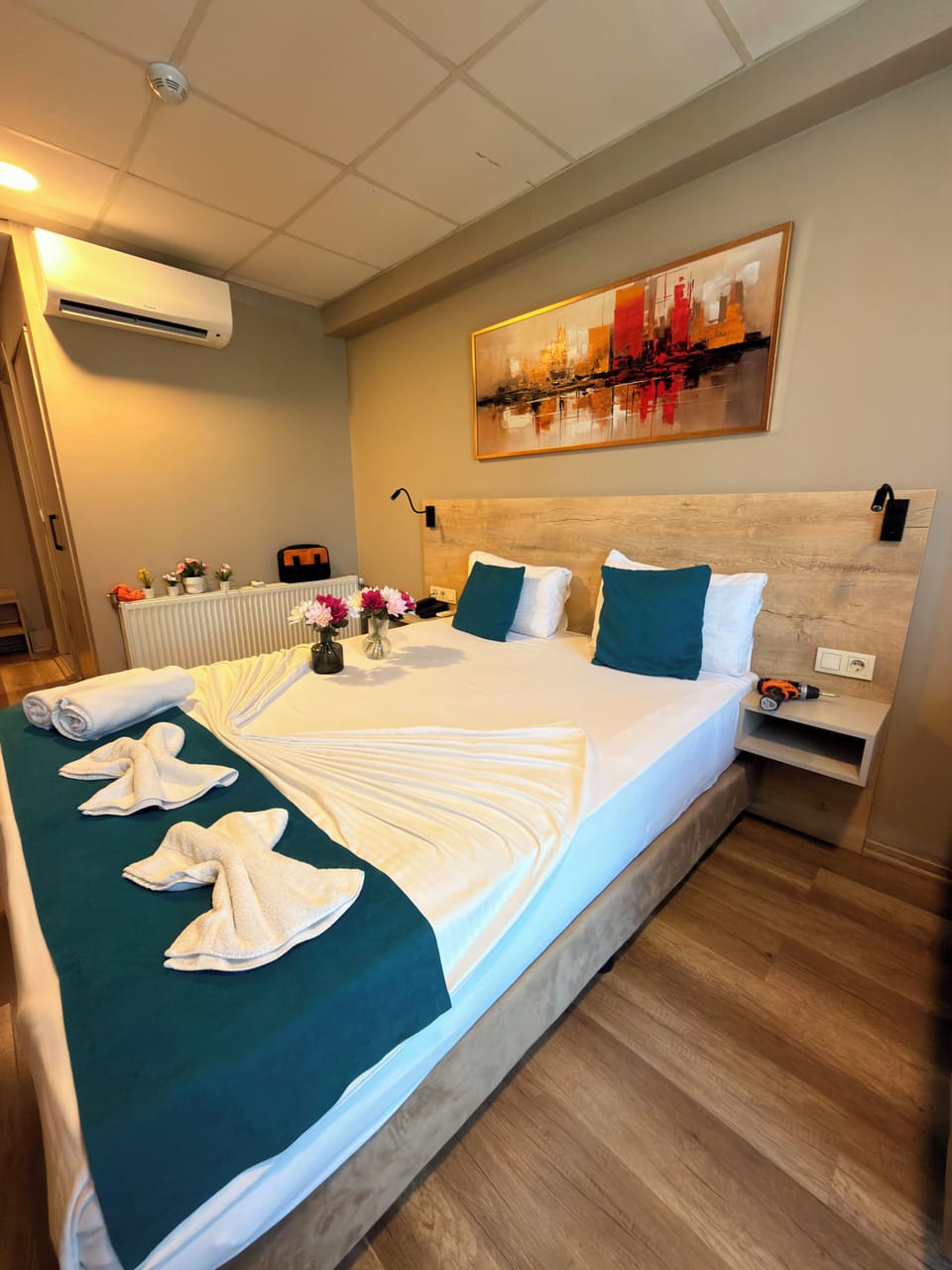Standard Double or Twin Room | In-room safe, desk, soundproofing, WiFi (free)
