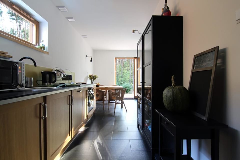 Cabin (Verde) | Living area | Flat-screen TV, toys