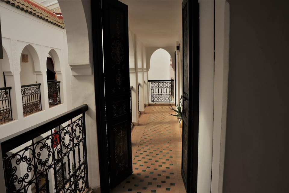Romantic Twin Room | Individually decorated, individually furnished, blackout drapes