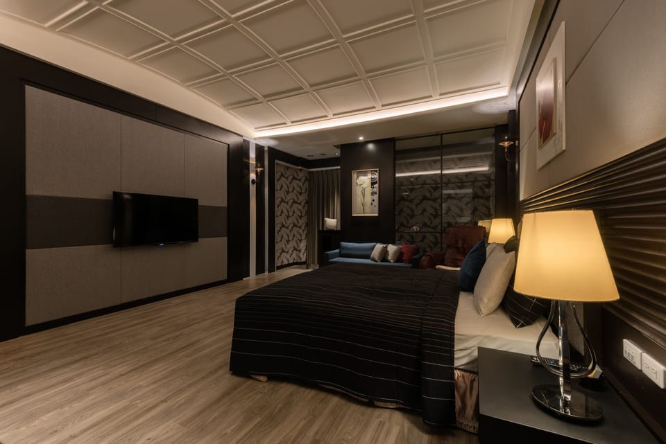 Family Quadruple Room | Desk, blackout drapes, soundproofing, rollaway beds