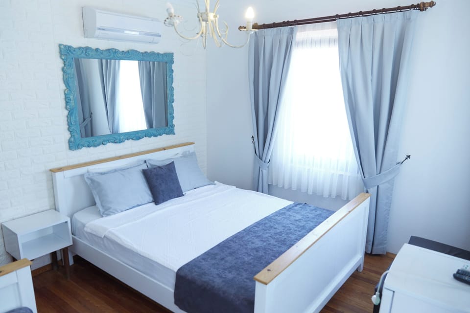 Minibar, in-room safe, free WiFi, bed sheets