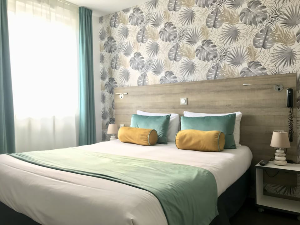 Superior Double Room | Desk, laptop workspace, free WiFi, bed sheets