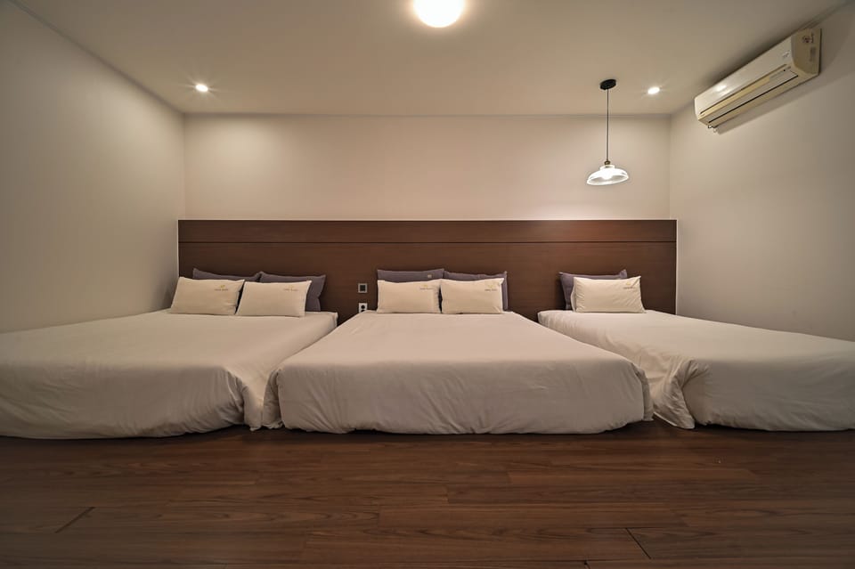 Family Triple Room | Premium bedding, in-room safe, desk, soundproofing