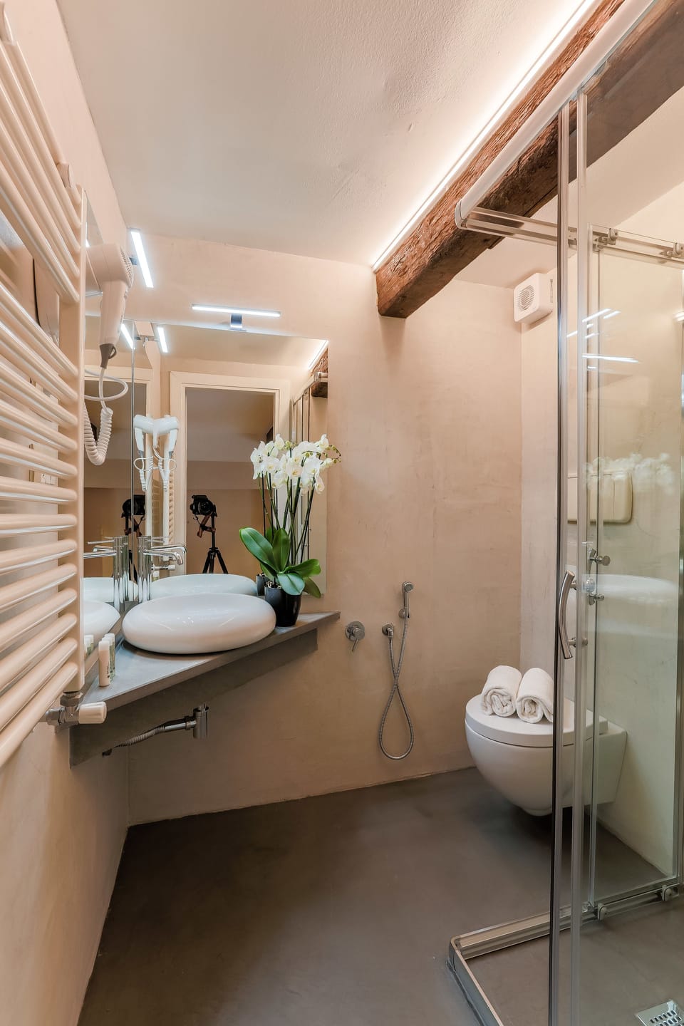 Standard Double or Twin Room | Bathroom | Shower, hair dryer, slippers, towels