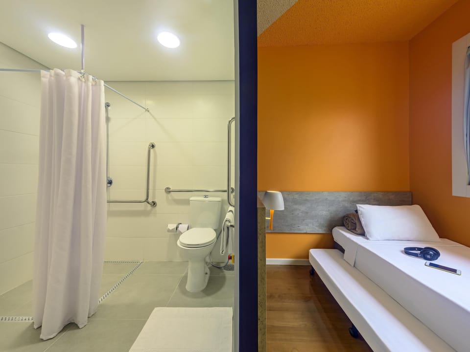 Standard Room, 2 Twin Beds, Accessible | Hypo-allergenic bedding, desk, laptop workspace, blackout drapes