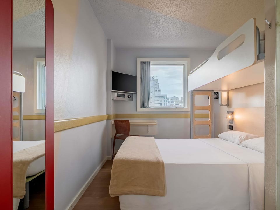Standard Room, Multiple Beds | 1 bedroom, desk, blackout drapes, free WiFi