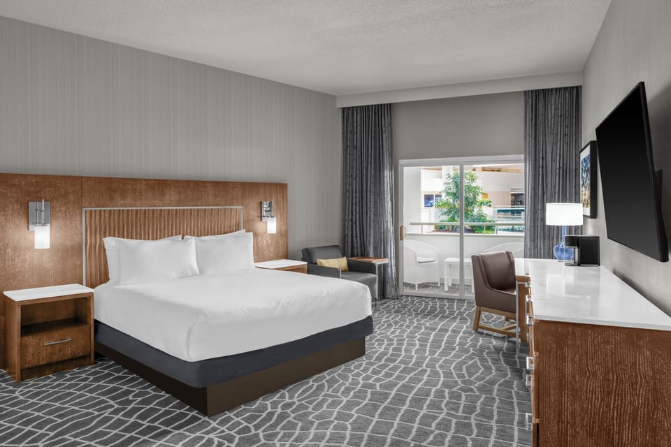 In-room safe, desk, iron/ironing board, cribs/infant beds