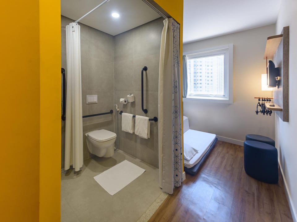 Accessible Standard Room, adapted with 1 pull-out bed | 1 bedroom, desk, blackout drapes, free WiFi