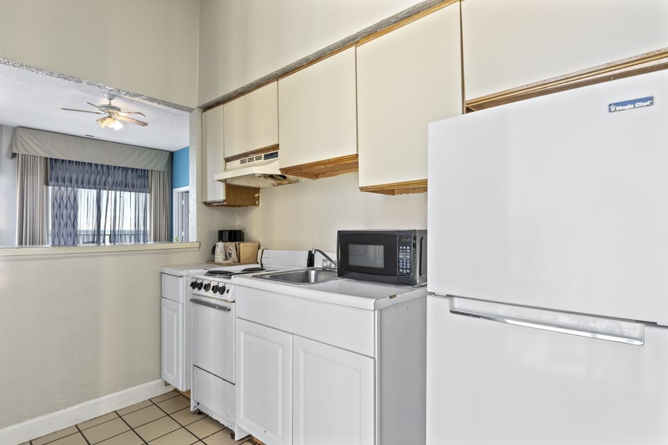 2 Bedroom Suite City View | Desk, blackout drapes, free WiFi, bed sheets