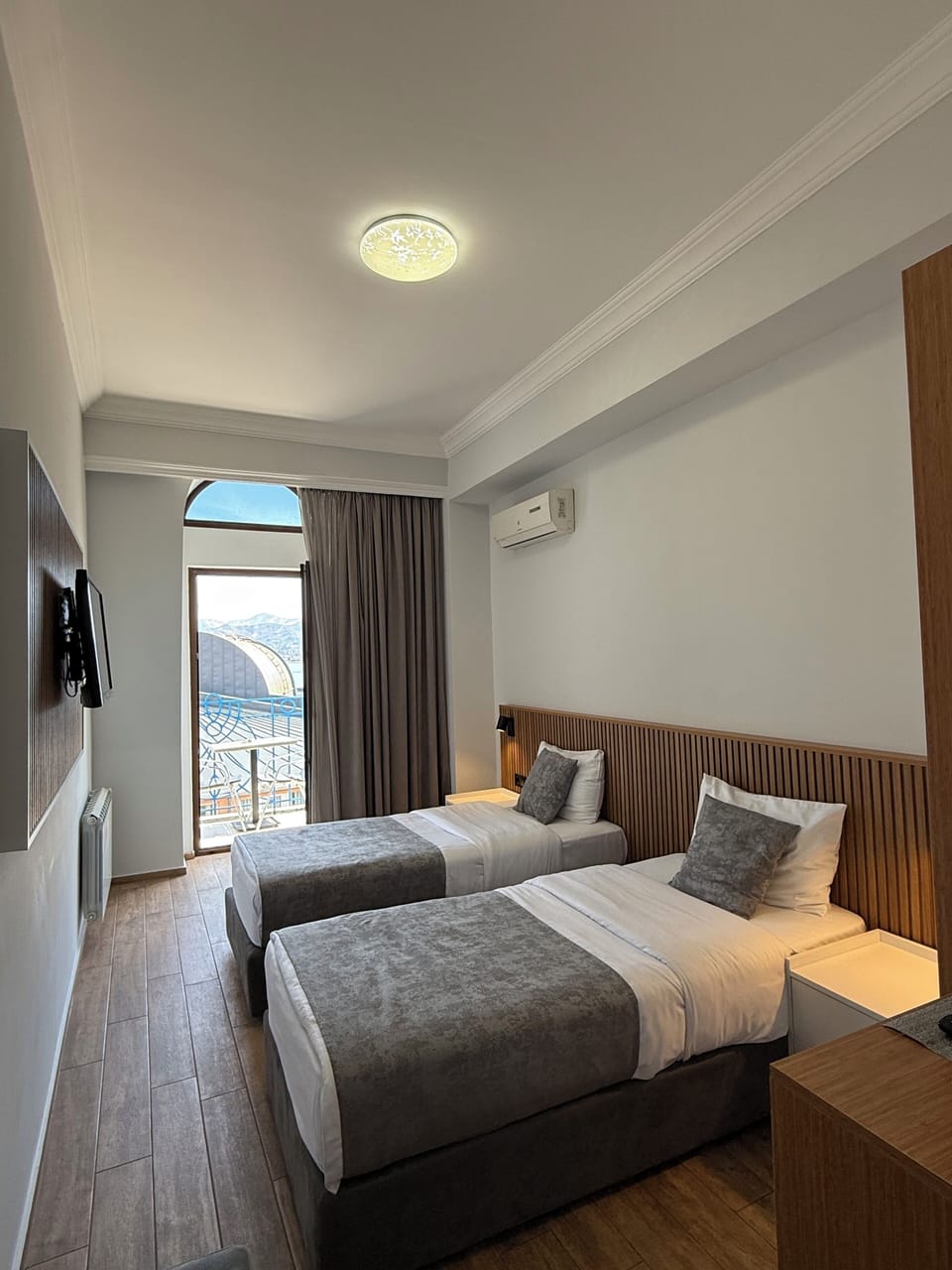 Standard Twin Room | Premium bedding, down comforters, pillowtop beds, minibar
