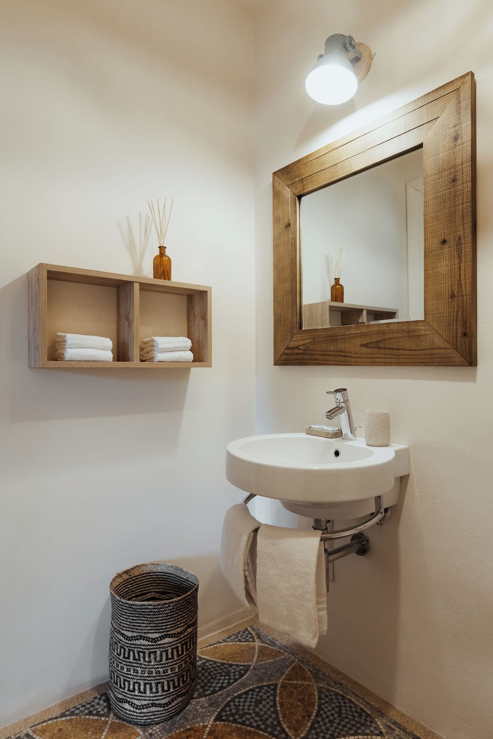 Shower, free toiletries, hair dryer, slippers