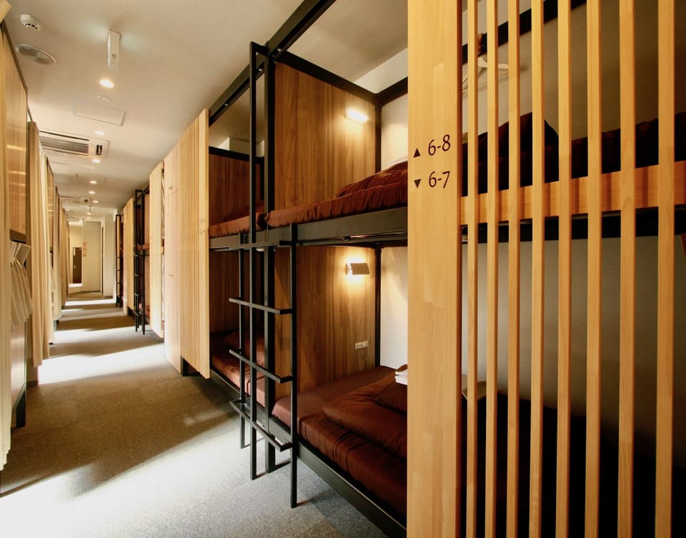 20 bedrooms, down comforters, laptop workspace, blackout drapes