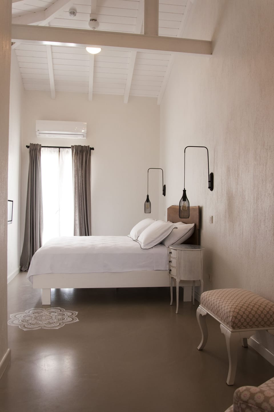 Exclusive Double Room, 1 Double Bed, Lanai | Minibar, in-room safe, desk, soundproofing