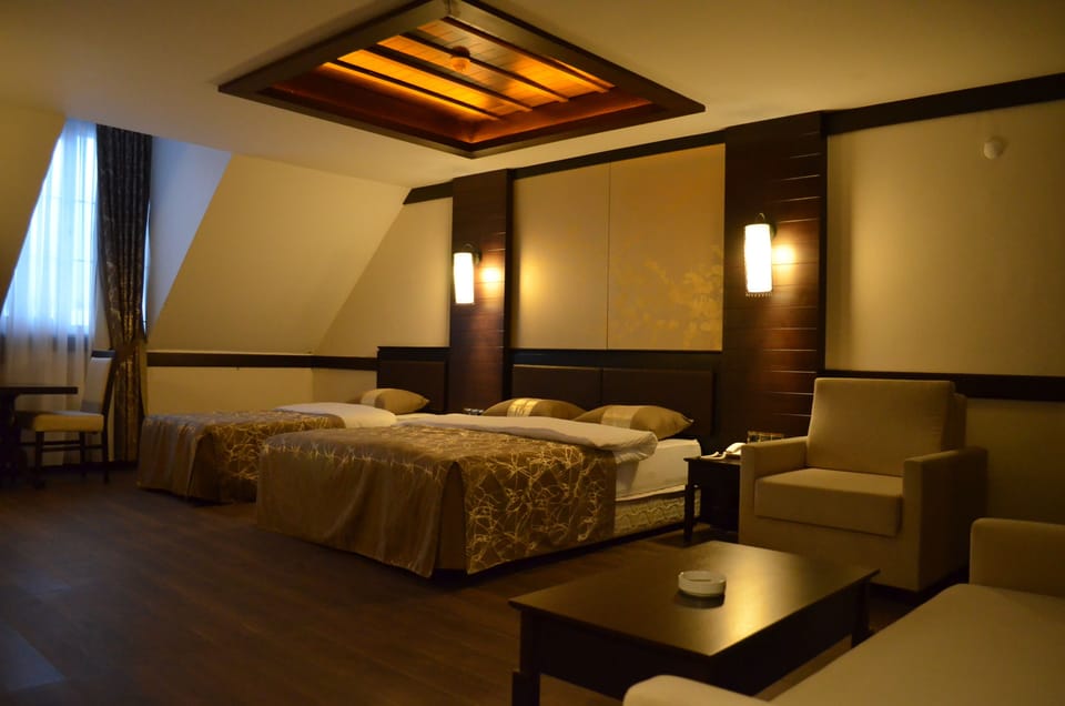 1 bedroom, premium bedding, free minibar items, in-room safe