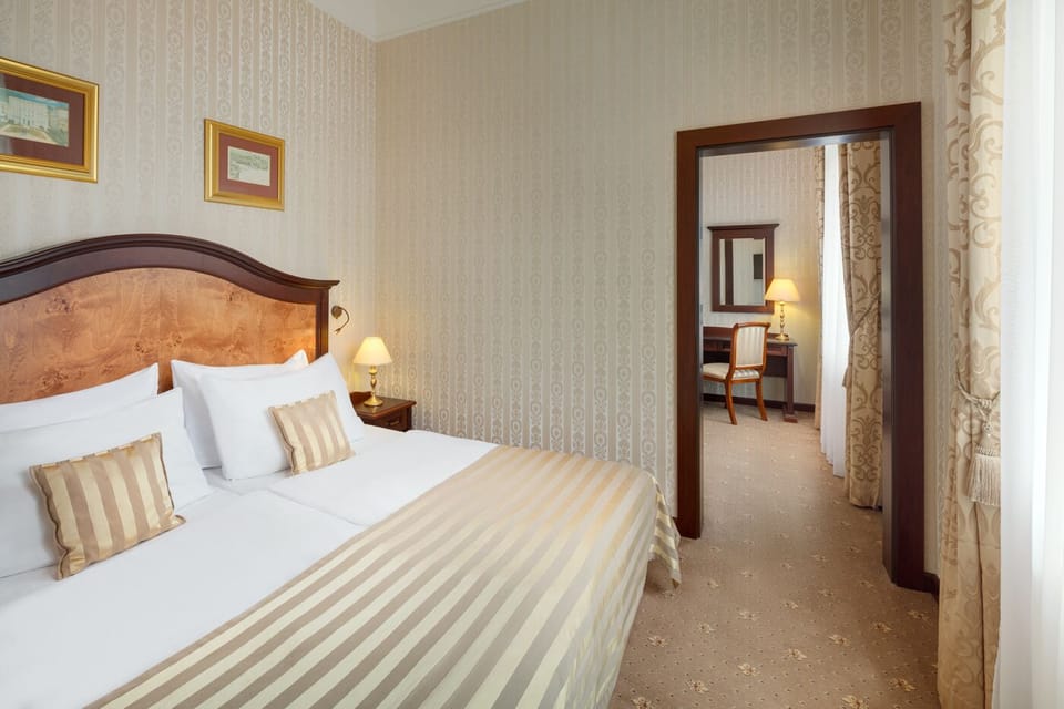 Junior Double Room with Wellness and Fitness Access | Hypo-allergenic bedding, minibar, in-room safe, desk