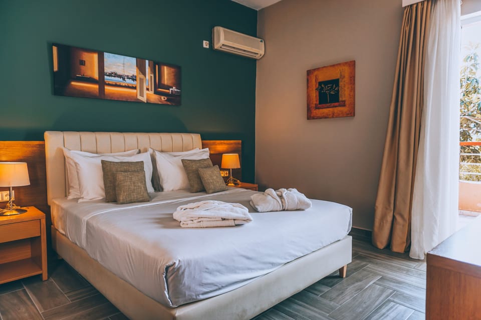 Junior Suite | Premium bedding, down comforters, memory foam beds, in-room safe