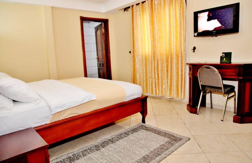 Minibar, in-room safe, individually decorated, individually furnished