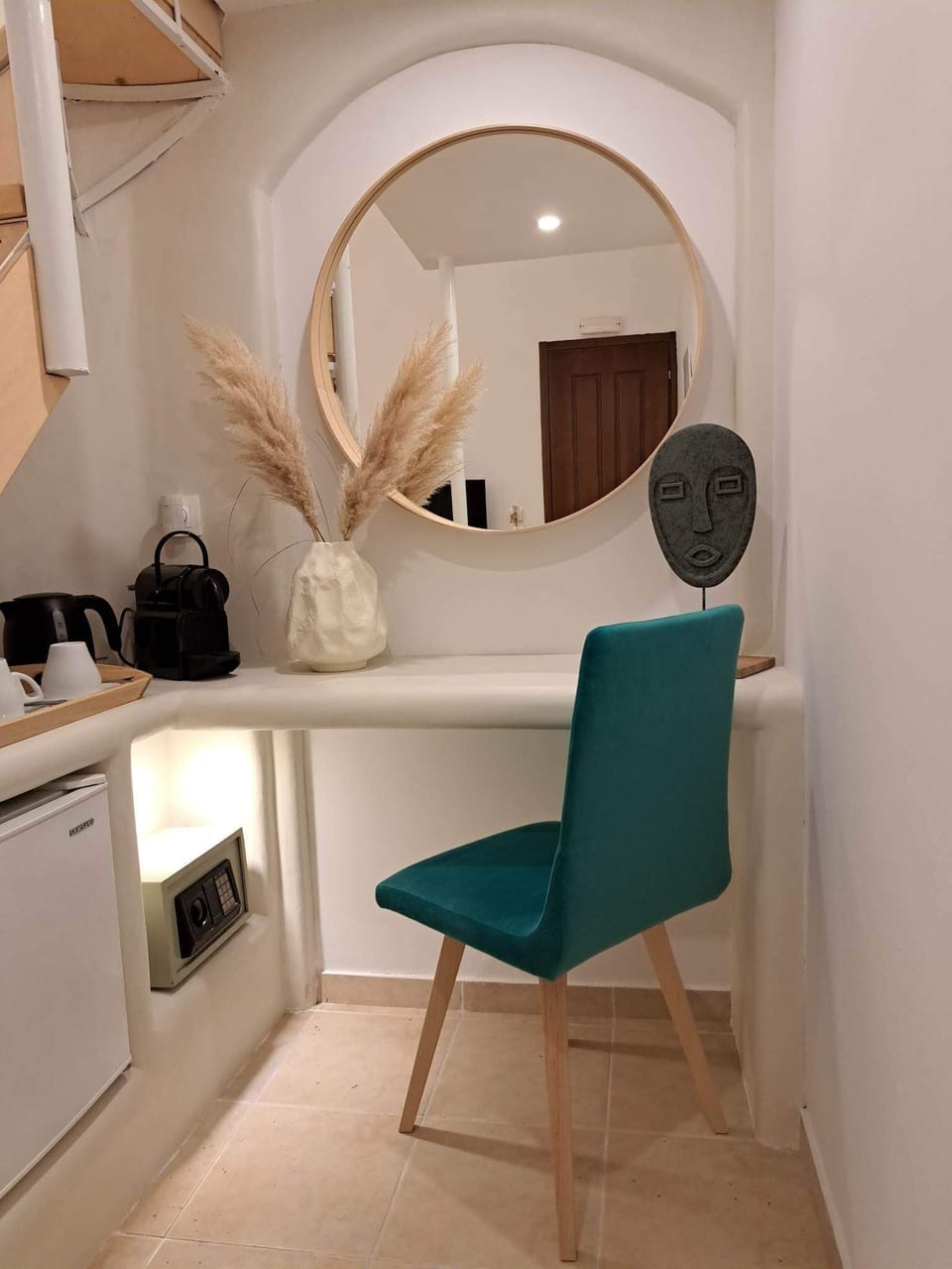 Standard Quadruple Room (Internal) | Living area