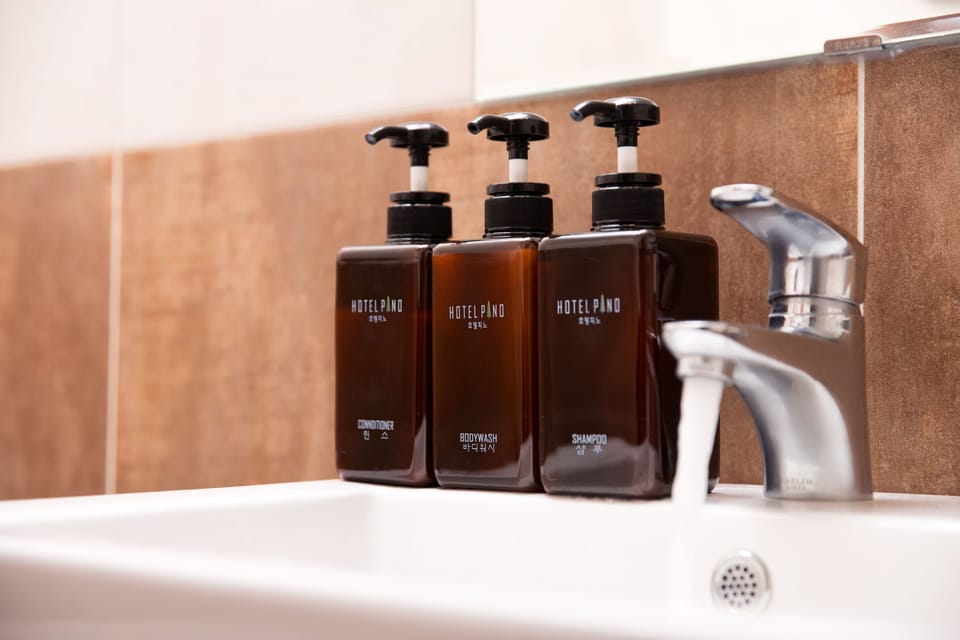 Bathroom sink