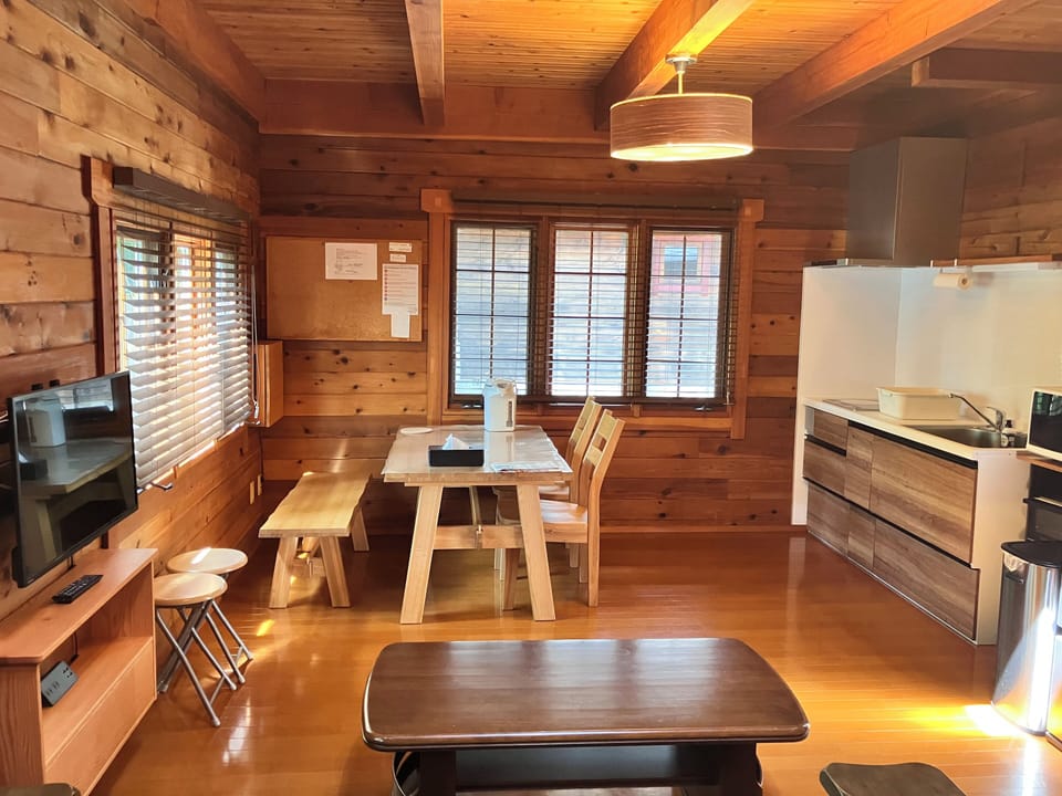 BROWNIE cottage | Living area | Flat-screen TV