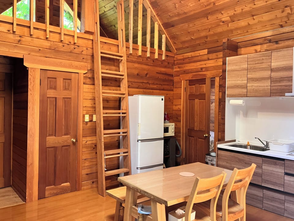 BROWNIE cottage | Living area | Flat-screen TV