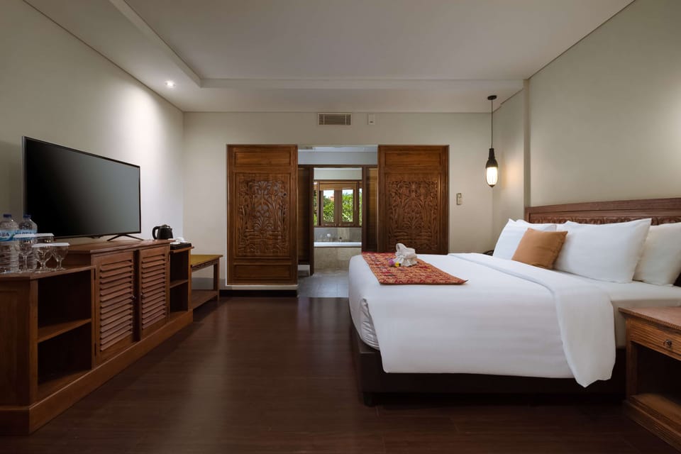 1 bedroom, premium bedding, down comforters, pillowtop beds