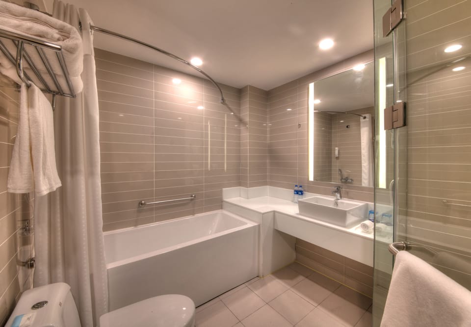 Standard Room, 1 King Bed (Extra Floor Space) | Room amenity