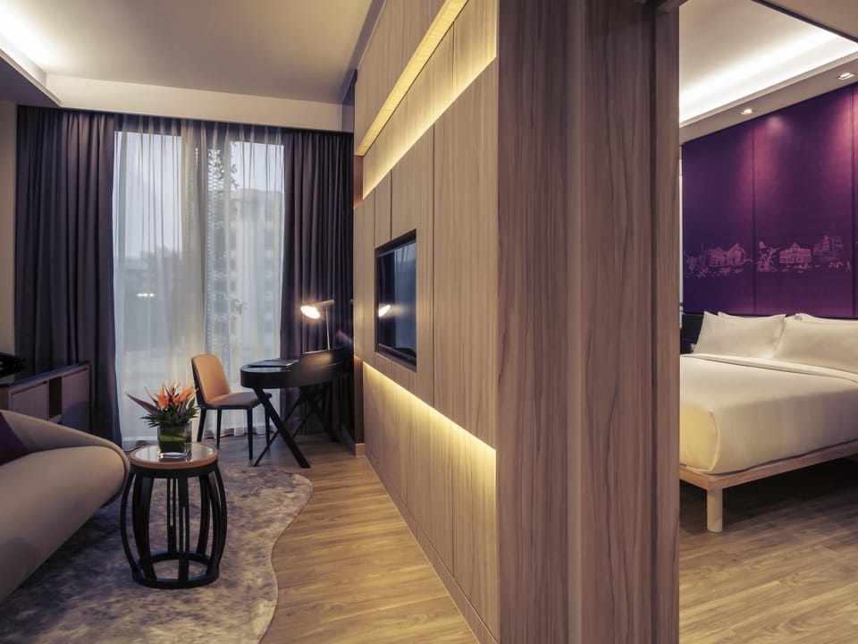 Privilege, Suite, 1 King Bed | In-room safe, desk, laptop workspace, blackout drapes