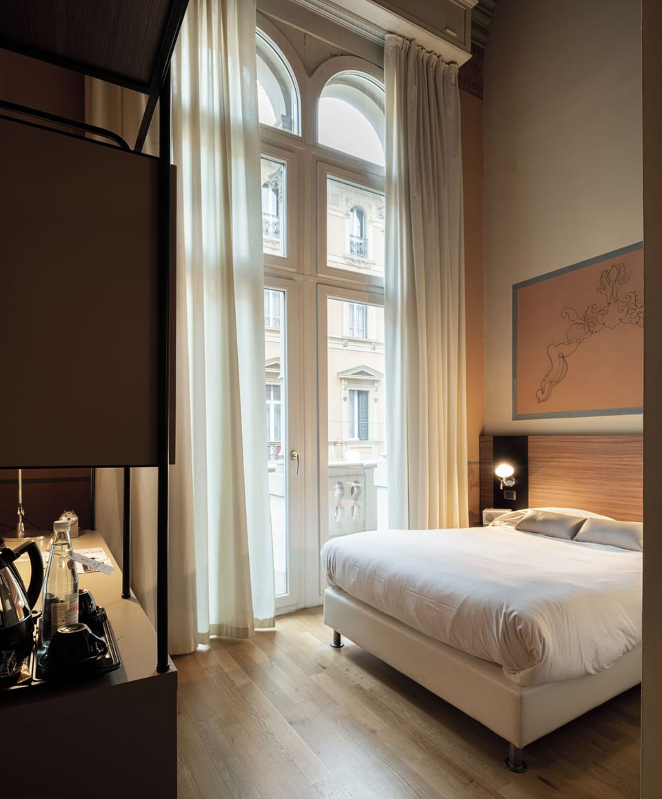 Standard Room, 1 Large Twin Bed | Premium bedding, down comforters, minibar, in-room safe