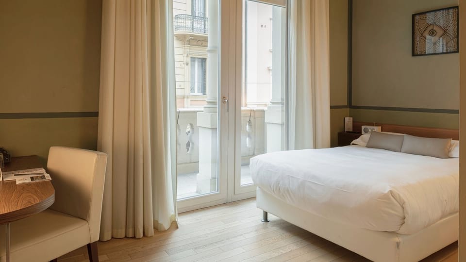 Liberty Room | Premium bedding, down comforters, minibar, in-room safe