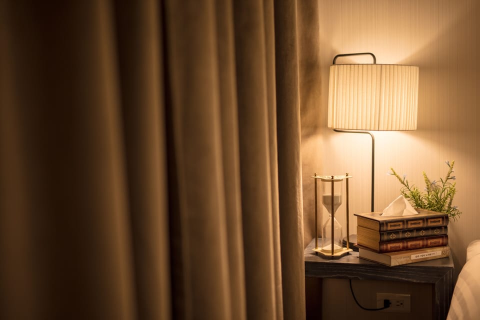 Executive Double Room, 1 Queen Bed | Desk, laptop workspace, soundproofing, iron/ironing board