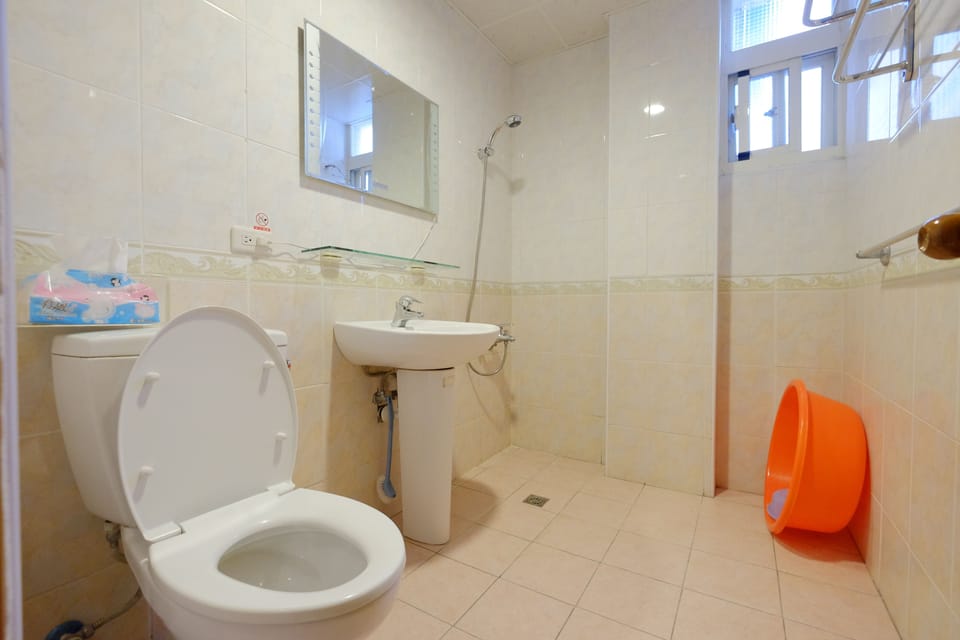 Family Room, 1 Bedroom, Ground Floor | Bathroom shower