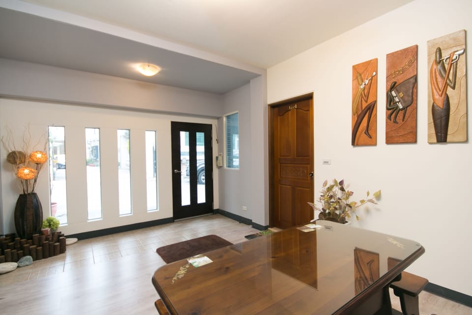 Family Room, 1 Bedroom, Ground Floor | Living area | Flat-screen TV
