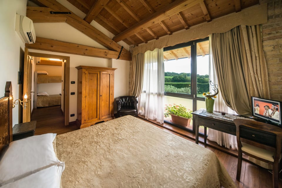 Triple Room | In-room safe, desk, cribs/infant beds, free WiFi