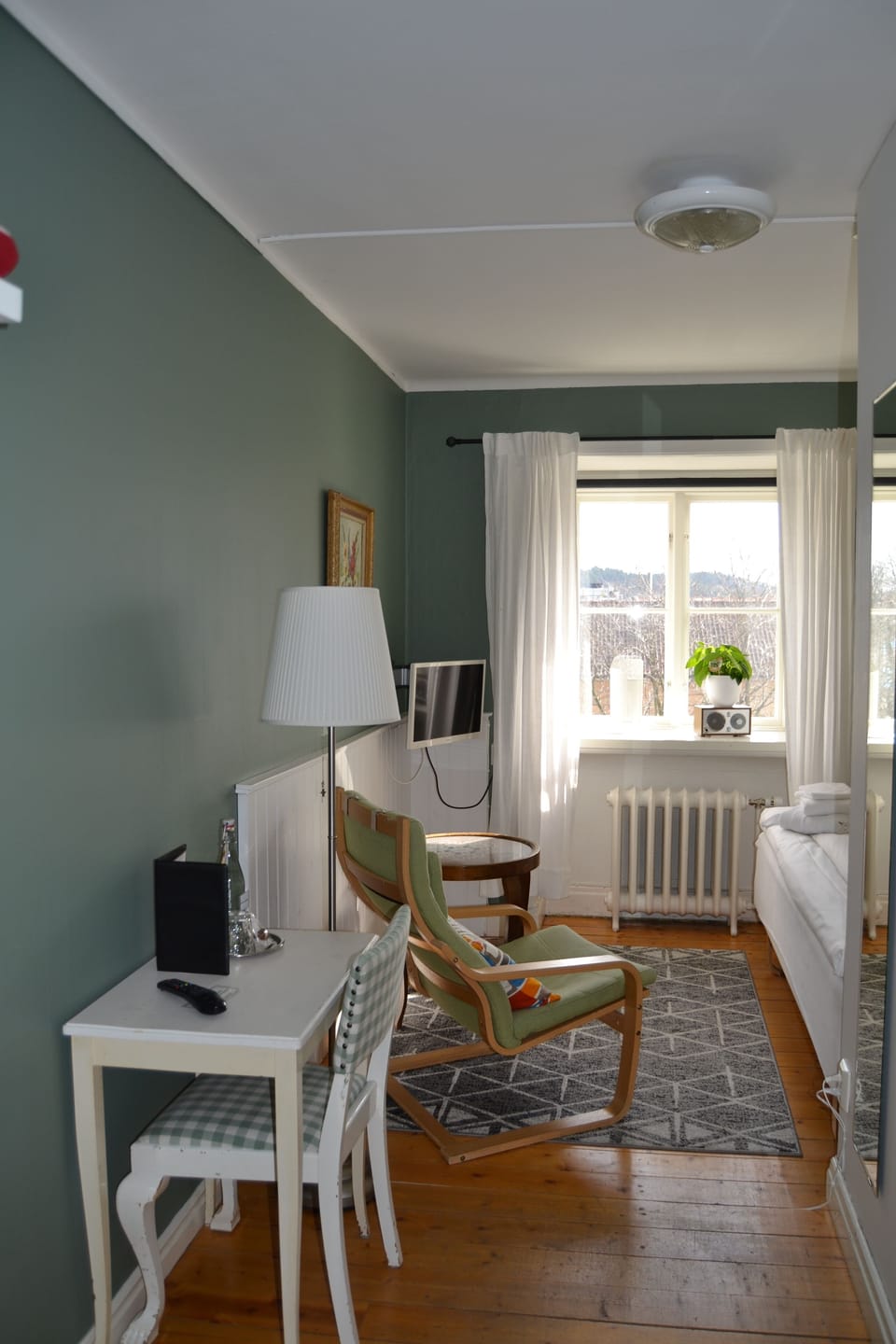 Single Room, Shared Bathroom | Individually decorated, individually furnished, desk, blackout drapes