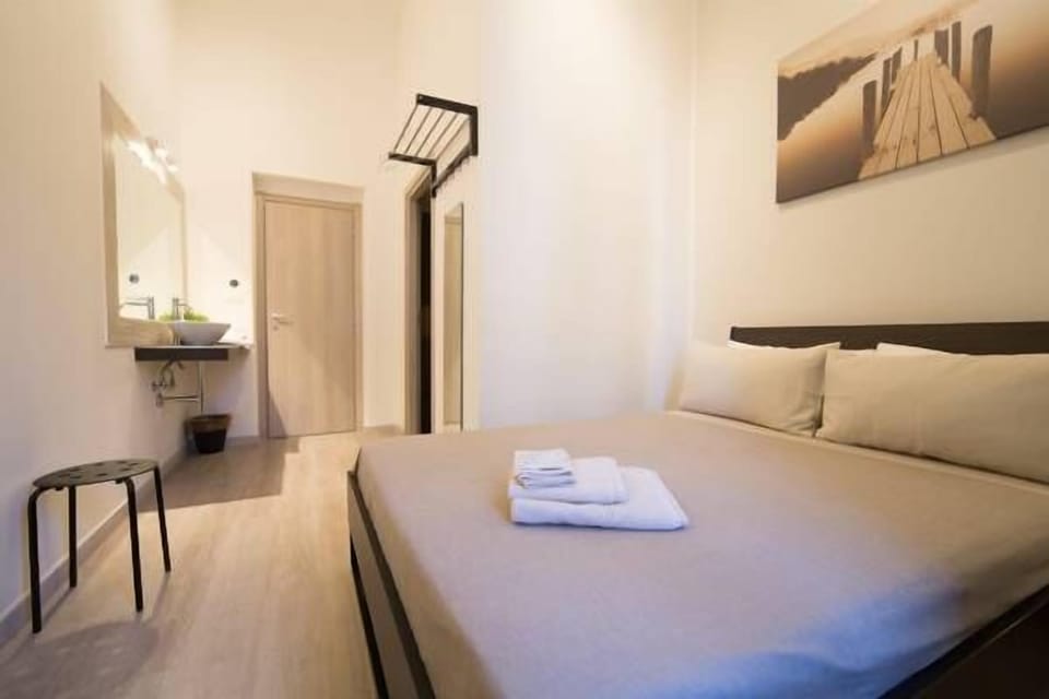 Double Room | Desk, laptop workspace, free WiFi