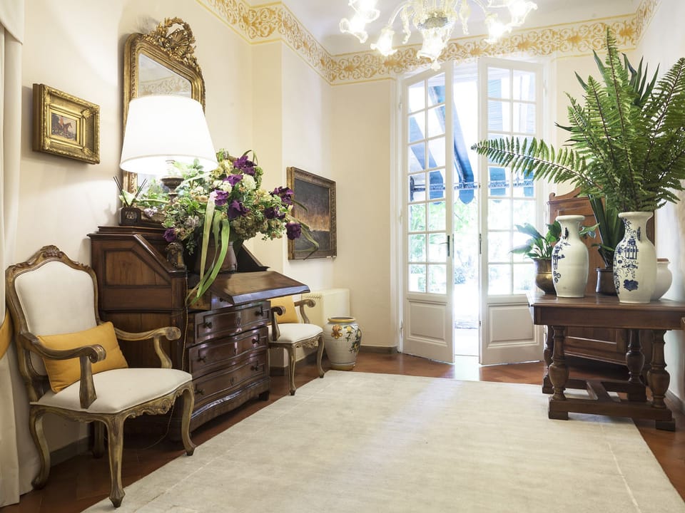Lobby sitting area