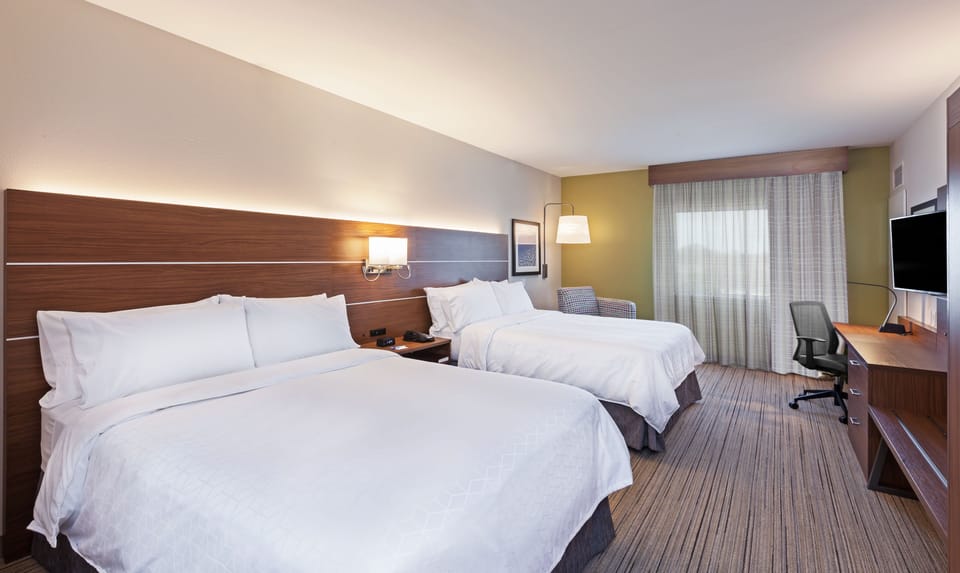 Premium bedding, in-room safe, desk, blackout drapes