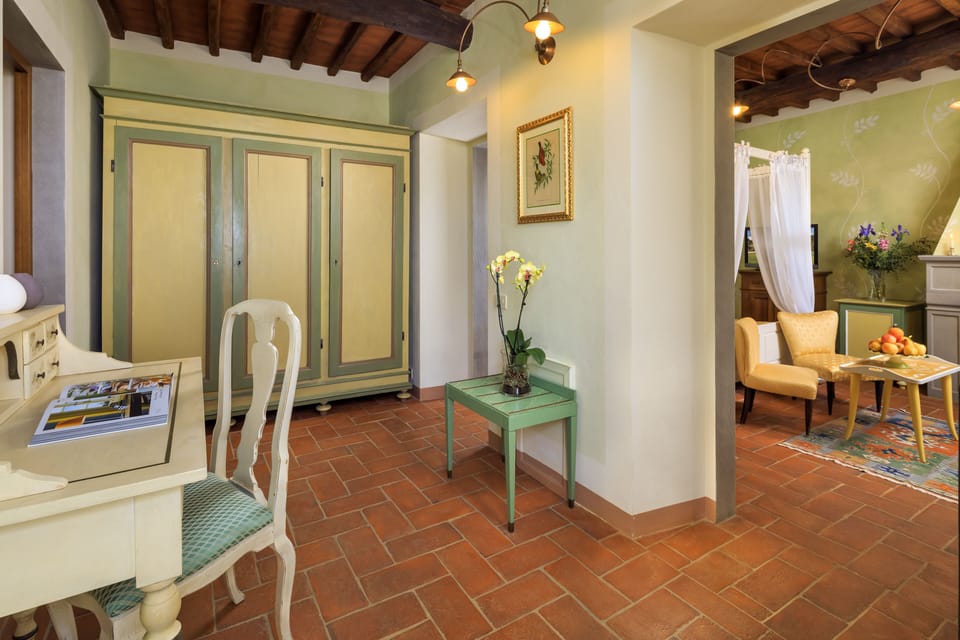 Classic Suite (Le Acacie) | Minibar, in-room safe, blackout drapes, WiFi (free)