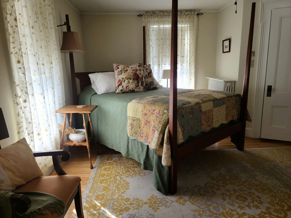 Traditional Room, 1 Queen Bed, Private Bathroom (The Niagara Room) | Egyptian cotton sheets, individually decorated, individually furnished