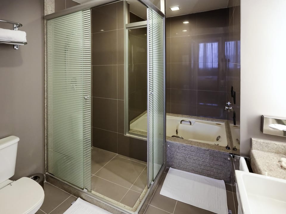 Suite, 1 King Bed | Hypo-allergenic bedding available, minibar, in-room safe, desk