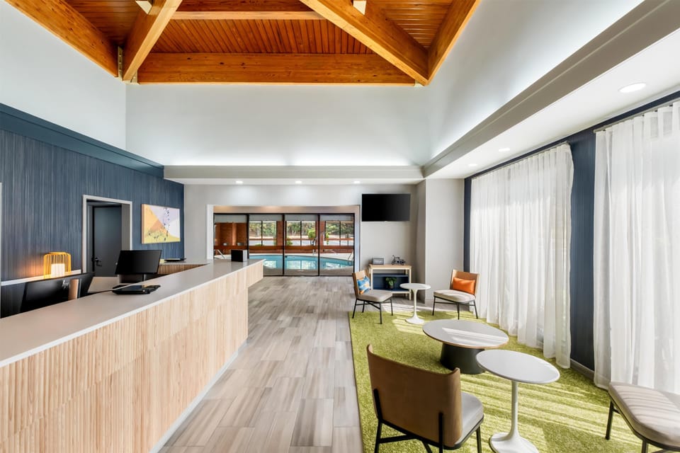 Spark by Hilton Staunton Hotel in Staunton