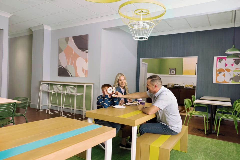 Free daily continental breakfast