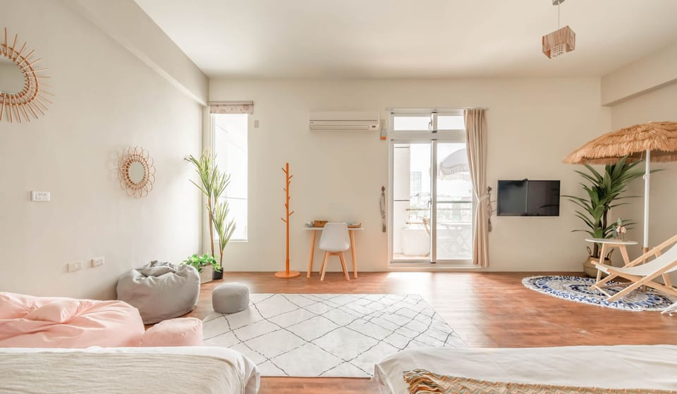 Family Suite-with balcony | Blackout drapes, soundproofing, free WiFi, bed sheets