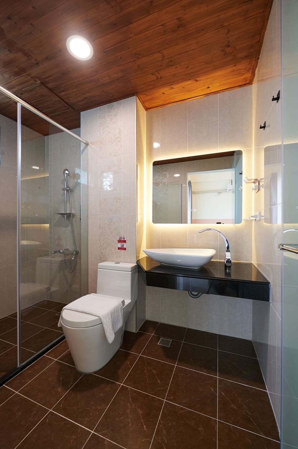Romantic Quadruple Room, 2 Double Beds | Bathroom | Shower, hair dryer, slippers, towels