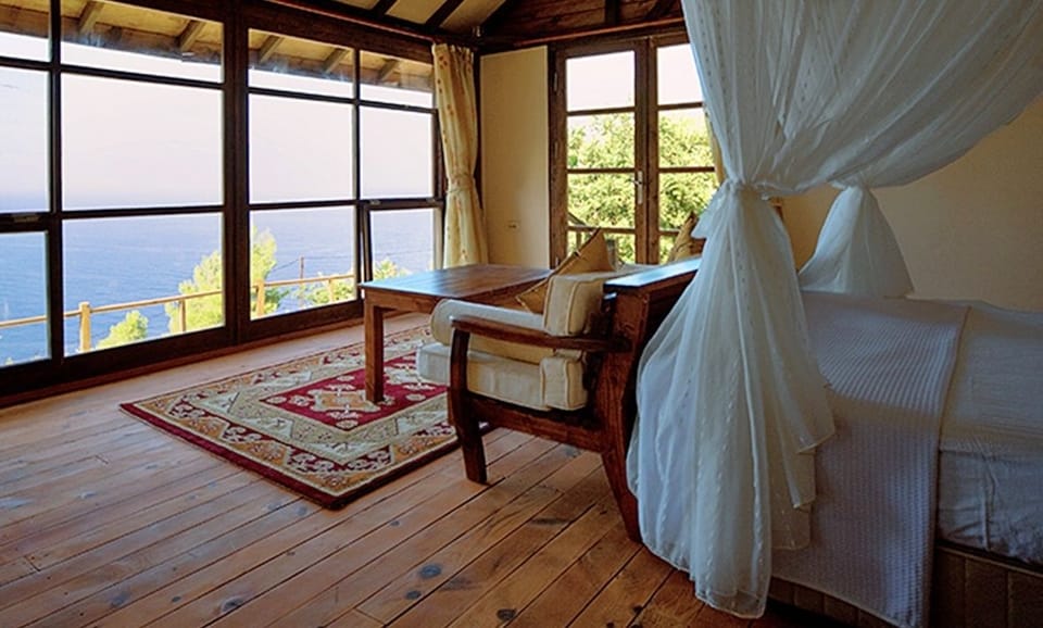 Deluxe Bungalow, Sea View | Premium bedding, soundproofing, WiFi (free), individually decorated
