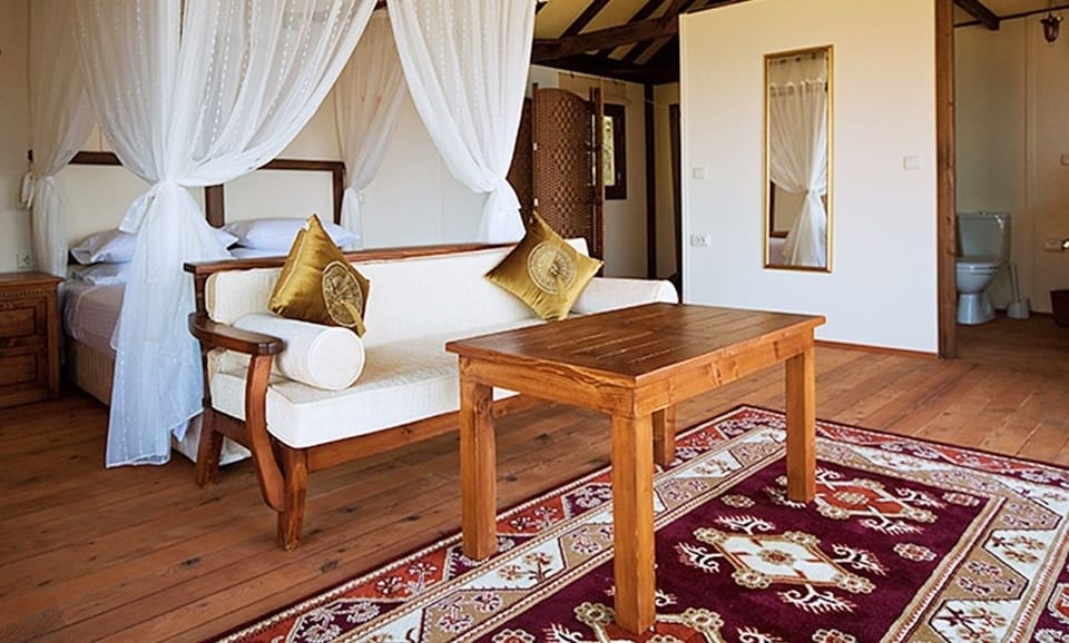 Deluxe Bungalow, Sea View | Premium bedding, soundproofing, WiFi (free), individually decorated