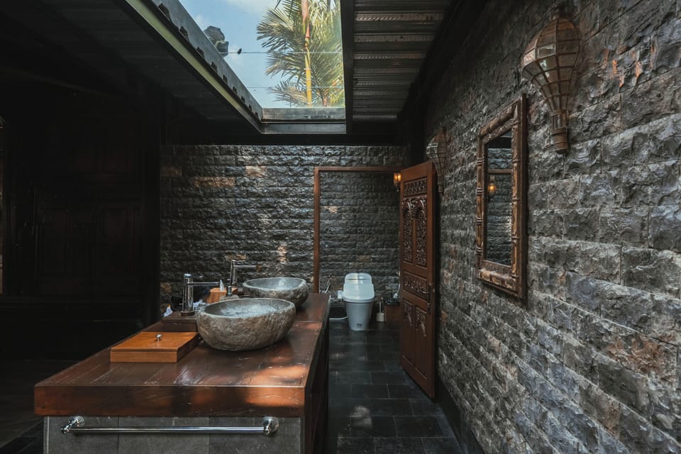 Family Villa, Mountain View | Bathroom | Shower, rainfall showerhead, designer toiletries, hair dryer